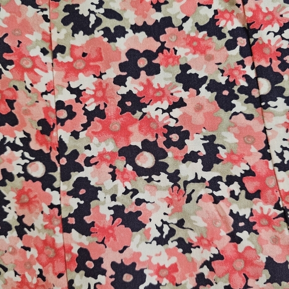 CJ Banks Maxi Skirt Floral Print Navy Pink White Size 2X‎ Women's - Picture 4 of 7